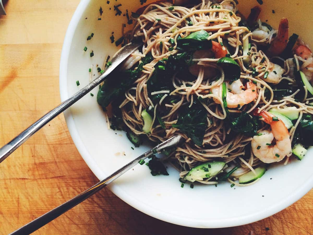 Cold soba salad with shrimp
