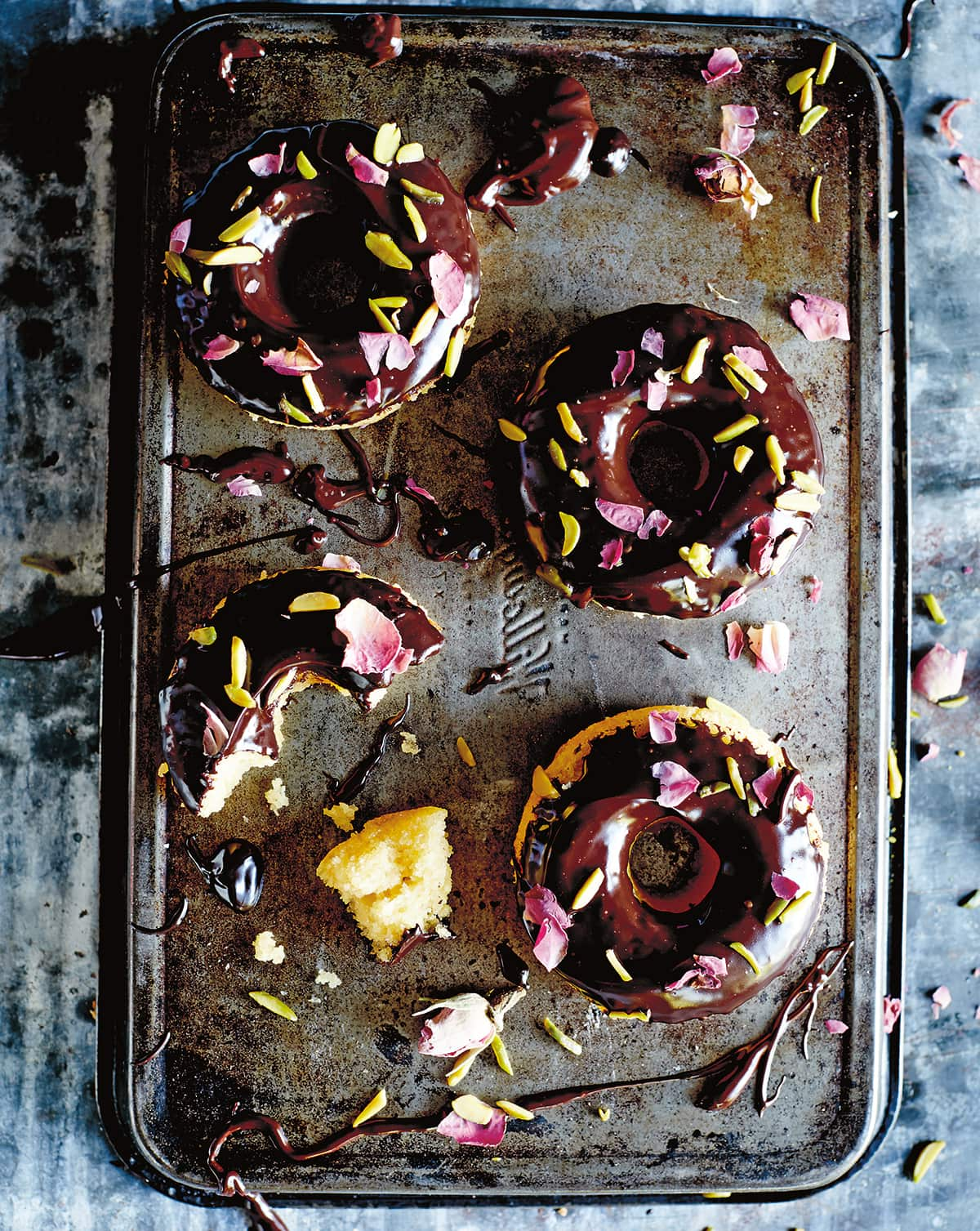 Almond, rosewater and chocolate donut cakes