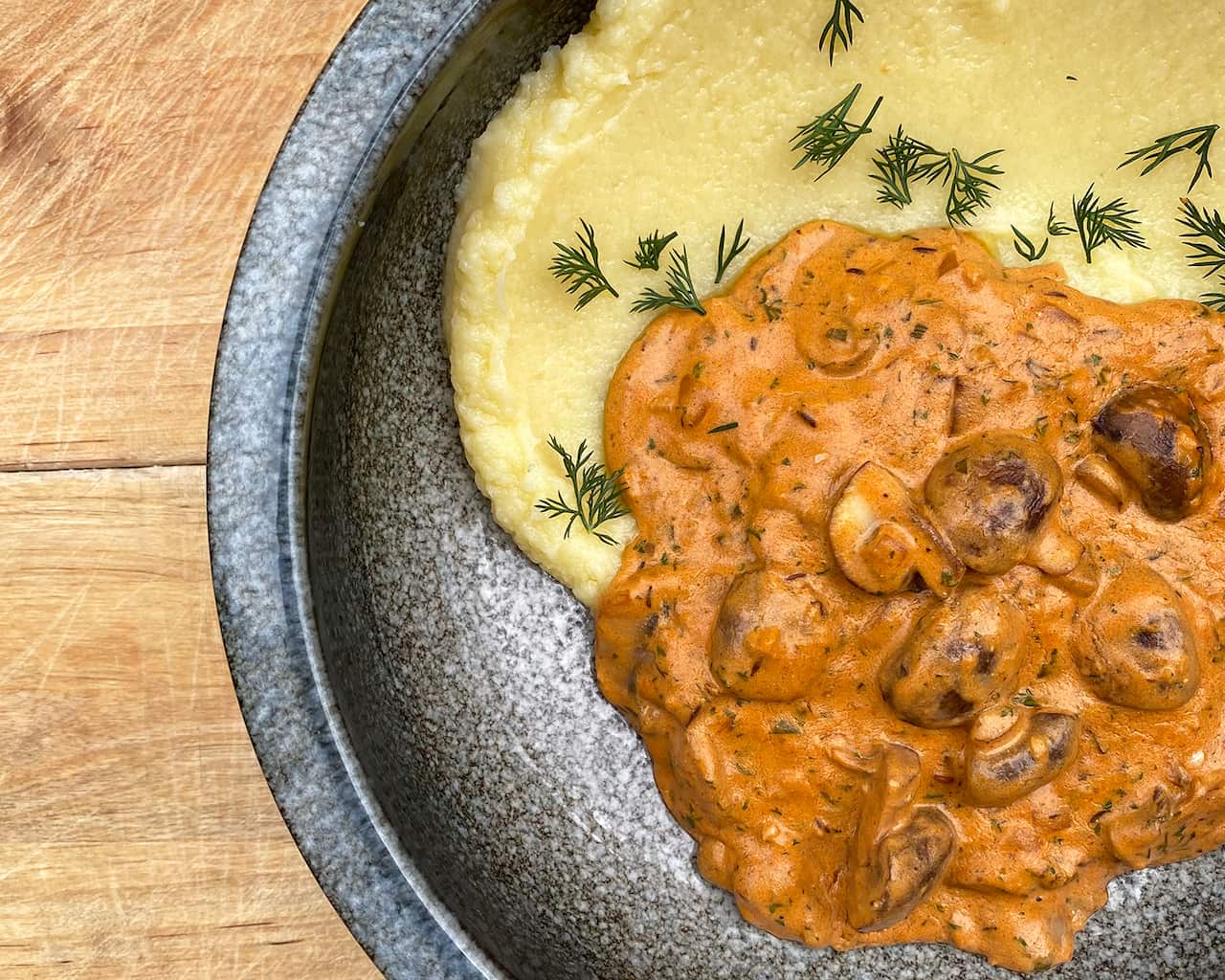 Mushroom stroganoff
