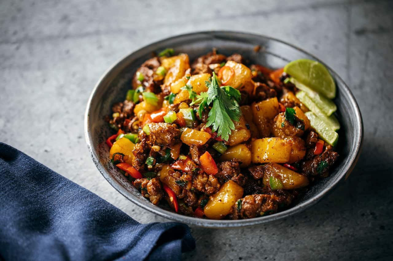 Muqalqal (Yemeni lamb stew)