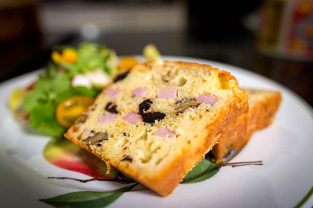 Alpine cheese and ham loaf (Cake au fromage et jambon des Alpes)