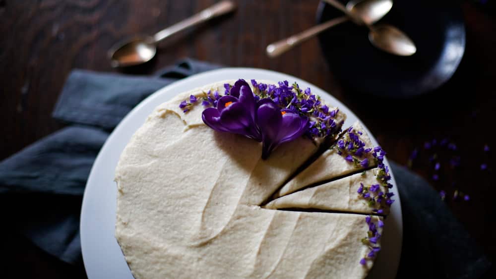 New Orleans almond and sour cream wedding cake
