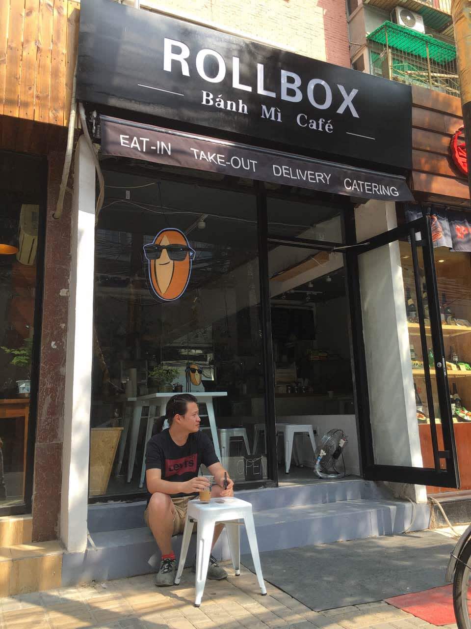 Rollbox cafe in Beijing is a victim of Beijing's clean-up