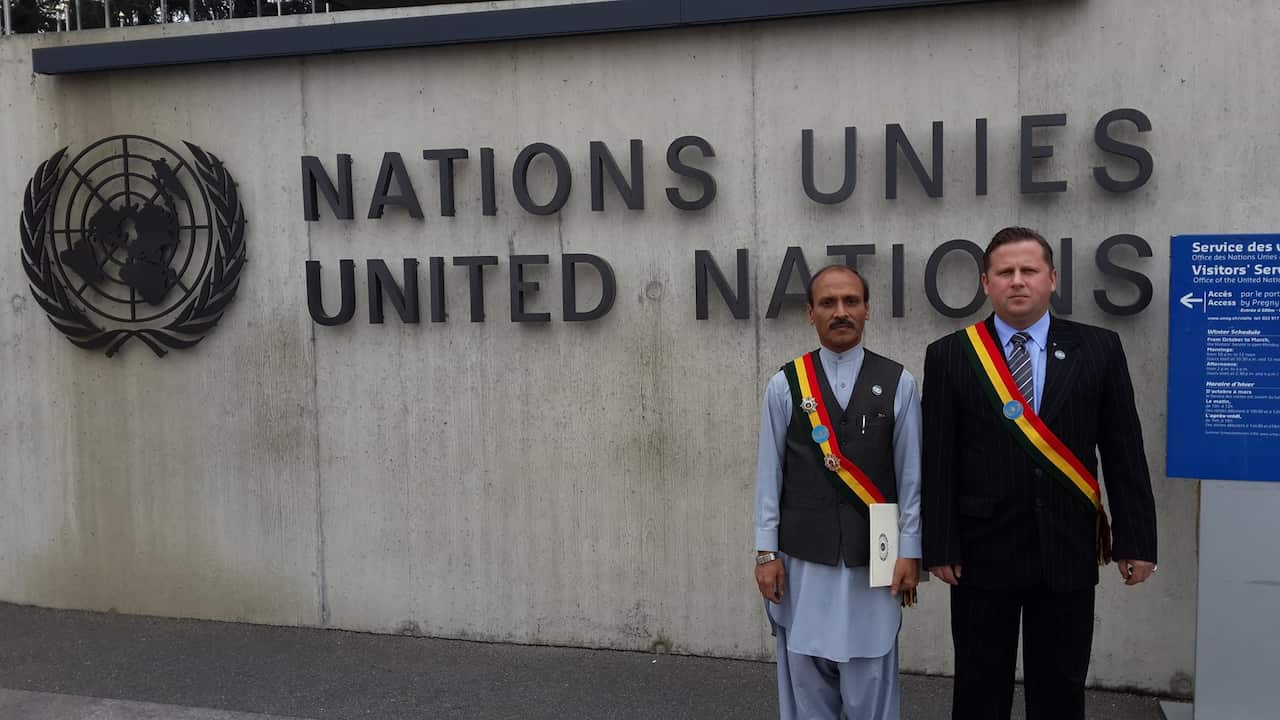 Khan outside UN