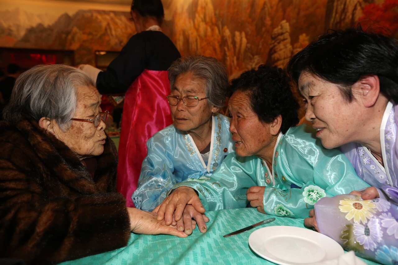 140221_korea_reunions_aap (2).jpg