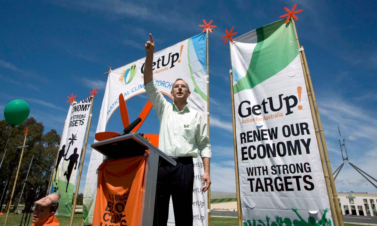 The-Greens leader Bob Brown addresses a GetUp climate change rally.