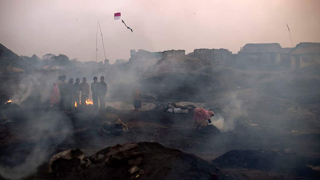 India to relocate 100,000 to douse centuries-old fires