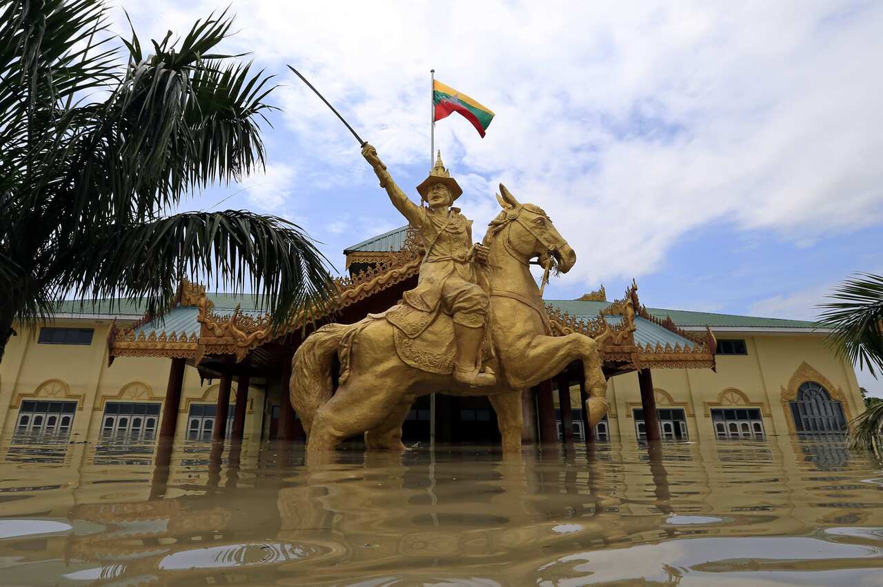 Kale city hall stands flooded in Kale township of Sagaing Region, Myanmar, 03 August 2015. (EPA/LYNN BO BO)