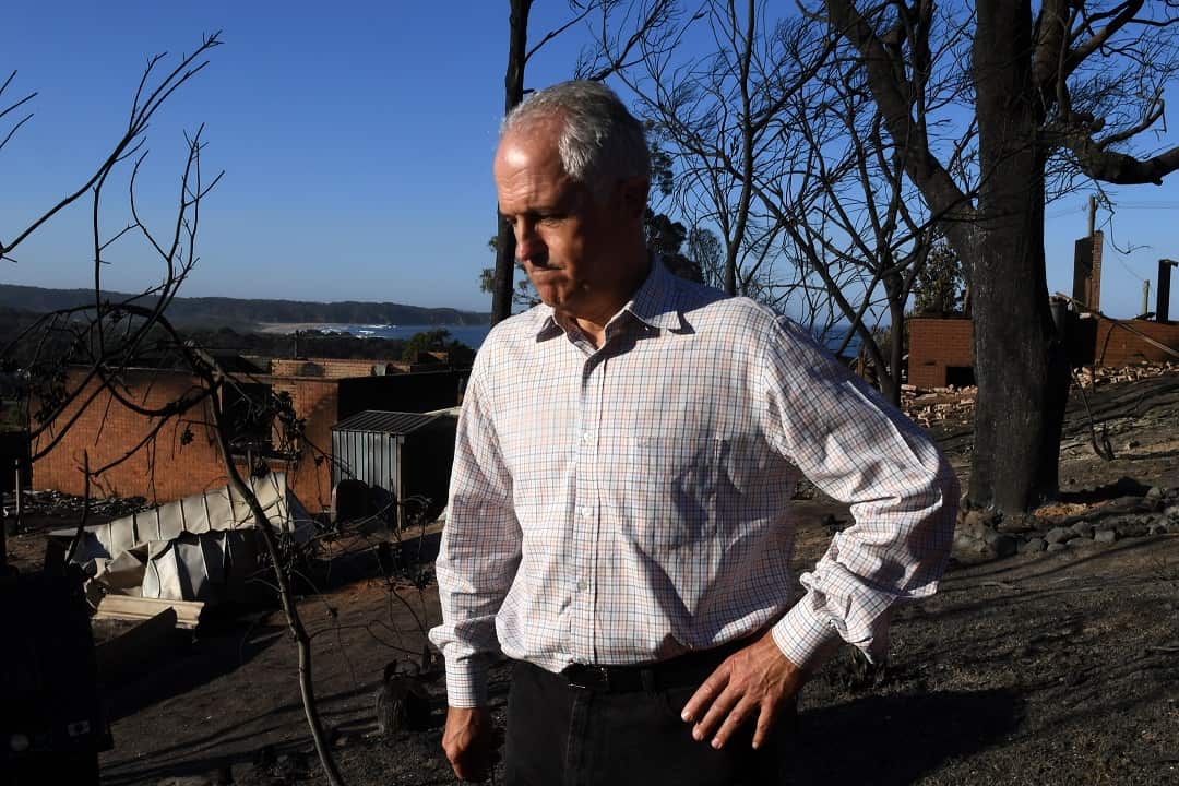 Malcolm Turnbull tours the houses and businesses destroyed by a bushfire in the coastal town of Tathra.