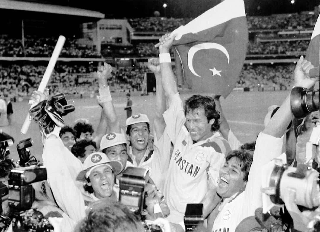 Imran Khan and the team after Pakistan defeated England in the World Cup Cricket Final in 1992.