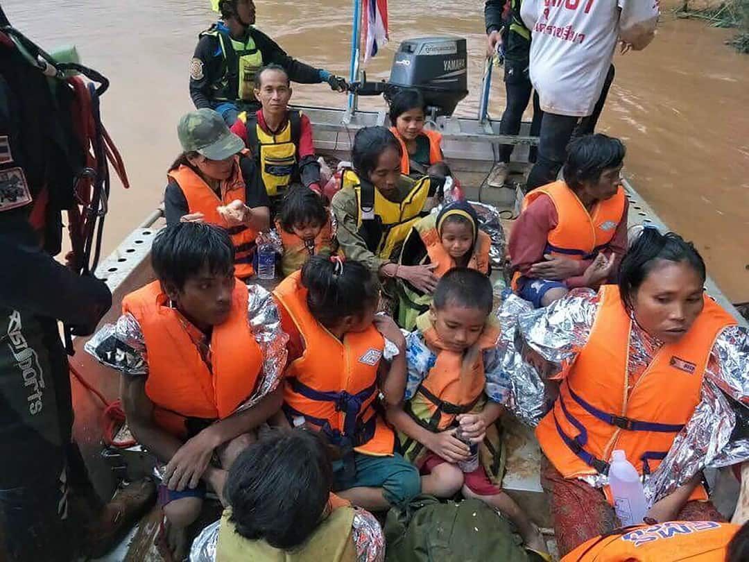 Villagers are rescued by the Thai team.