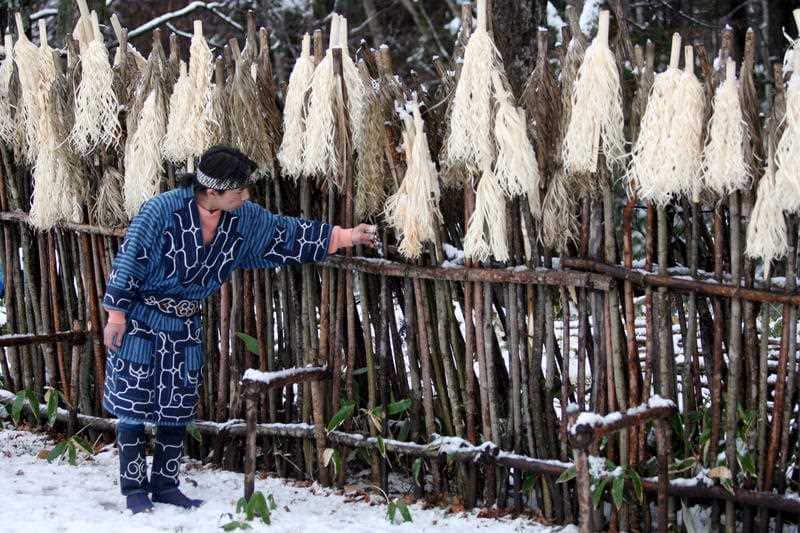 Ainu. 