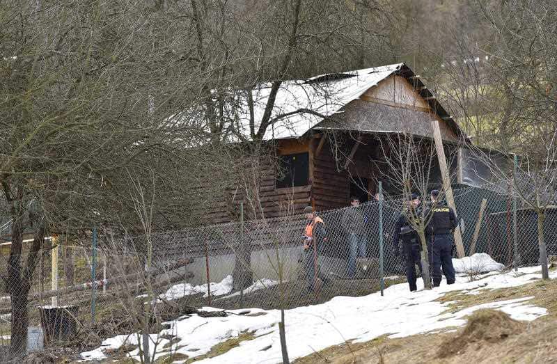 A lion attacked and killed a 34-year-old breeder in Zdechov 