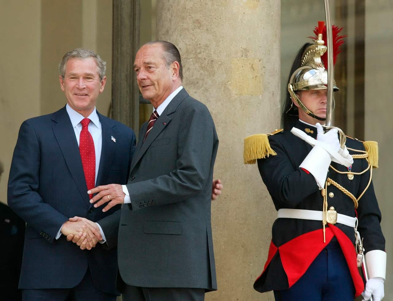 George Bush meets with Jacques Chirac in 2004.