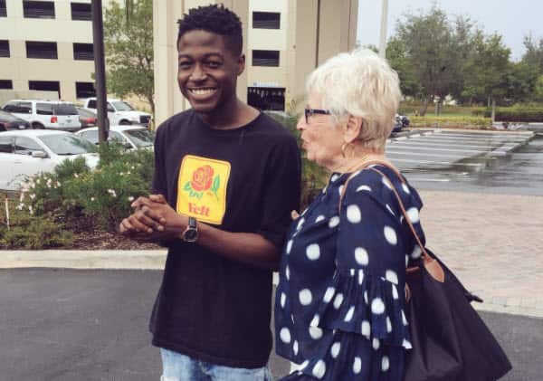 The story of Spencer and Roz's unlikely friendship quickly went viral once it was shared on Twitter. 