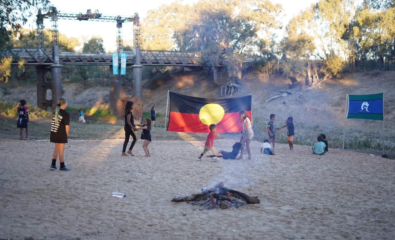 The Barkindji community came together on the banks of the Darling to pray for rain.