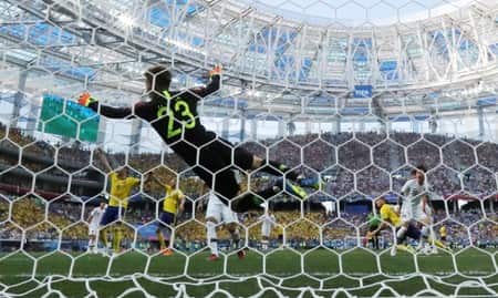 Sweden and South Korea draw blank in scrappy first half