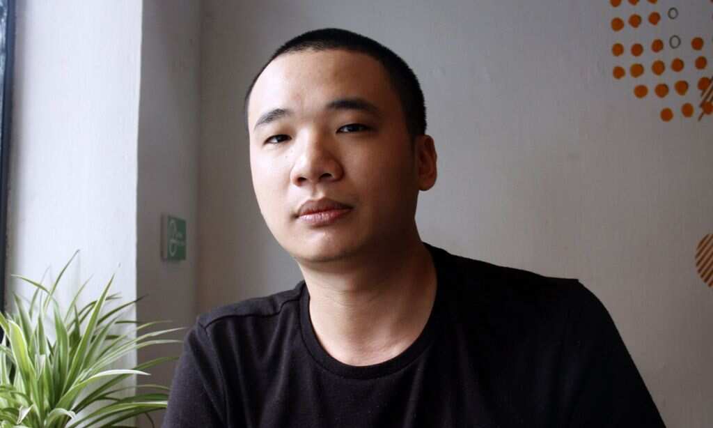 The Vietnamese developer Nguyen Ha Dong behind the smash-hit free game Flappy Bird has pulled his creation from online stores after announcing that its runaway success had ruined his "simple life".