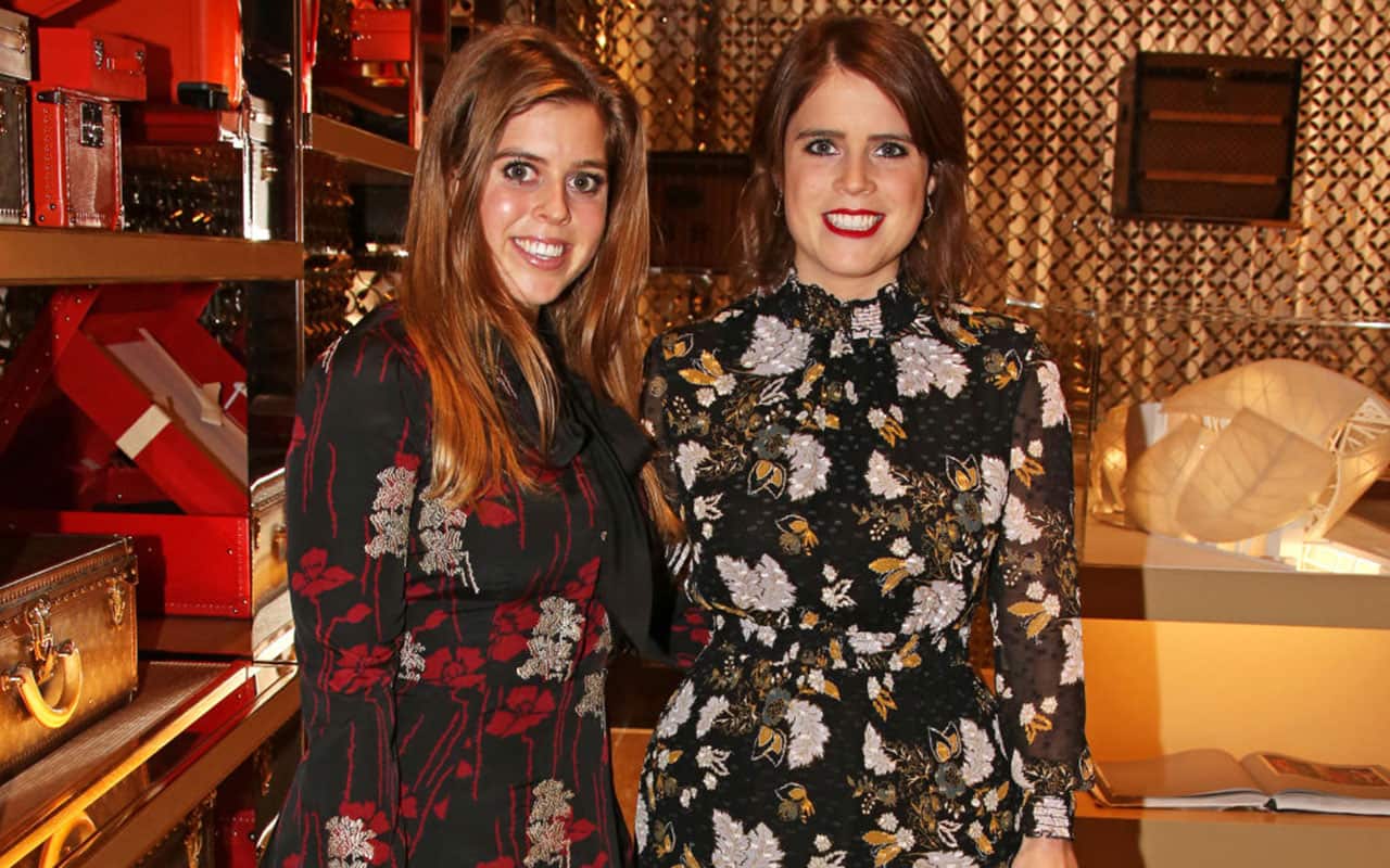 Princess Beatrice of York (L) and Princess Eugenie of York in Novmeber 2017. 