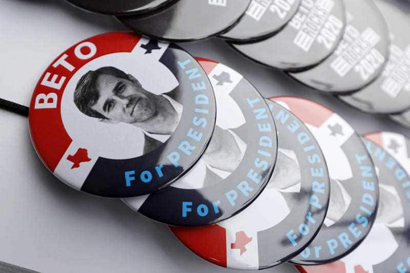 Buttons for former Texas congressman Beto O'Rourke.
