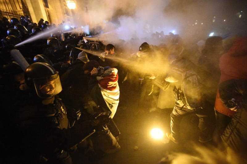 A rally protesting Hungary’s change to the labour laws started peacefully, but quickly turned violent, with protesters clashing with riot police.