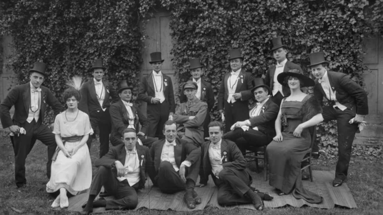 Members of the performance troupe called The Smart Set.