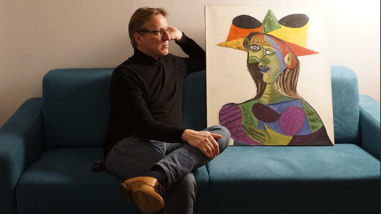 Arthur Brand with the stolen Picasso