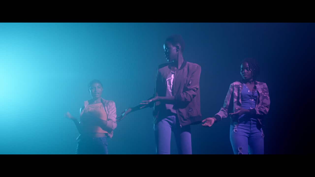 Same drum dancing