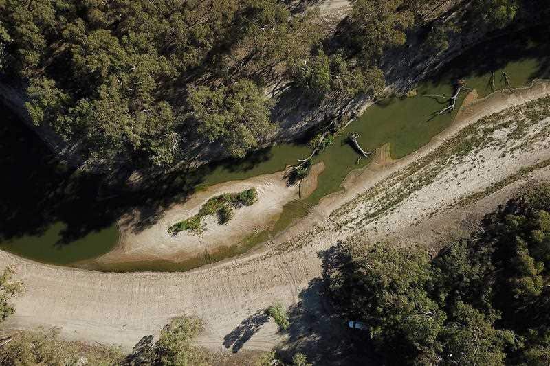 Diminishing water levels on the Darling River. A new report suggests not all of the water is returning.