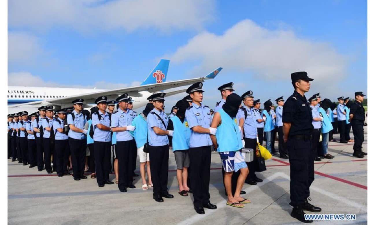 Image of deported Chinese nationals.