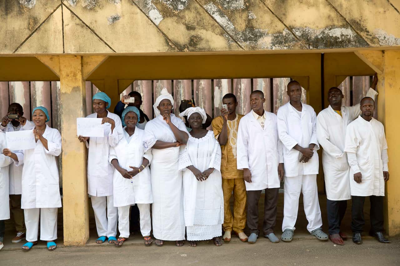 donka_hospital_staff_ebola_281114_aap.jpg