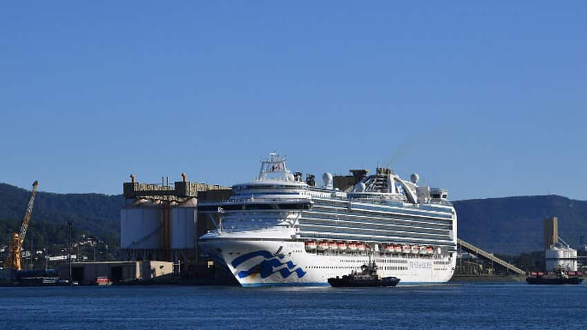 The Ruby Princess cruise ship has docked at Sydney's Port Kembla. (AAP)