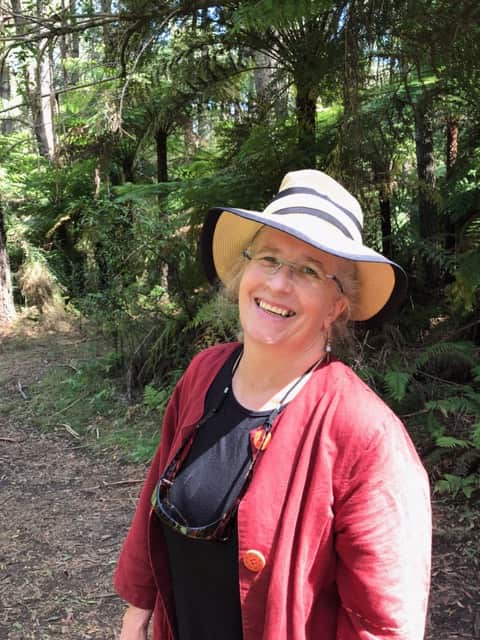Liz Hubbard.