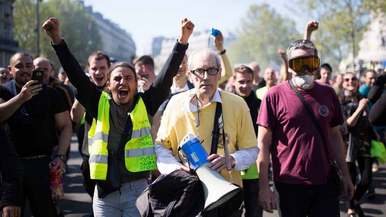 Thousands of yellow vest protestors took to the streets on April 20 for a 23rd week of anti-government marches.  