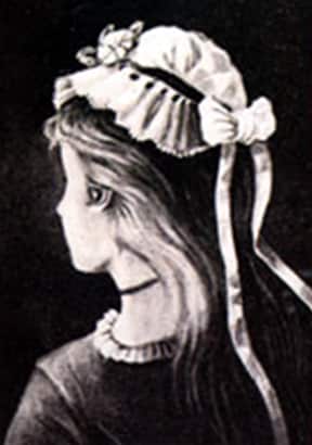 Is this an old woman or a young woman?
