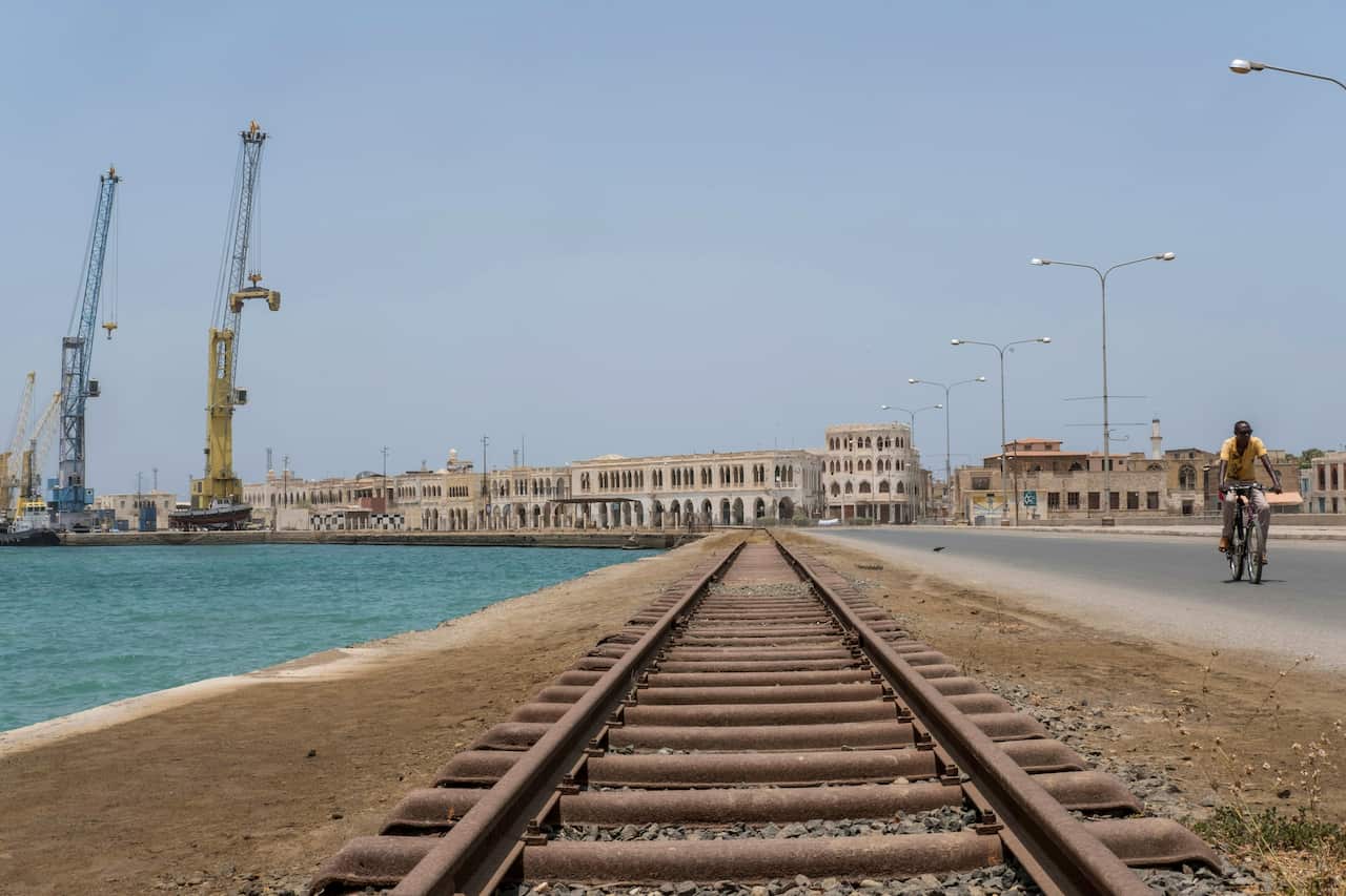 A photo taken on July 22, 2018 shows a general view of Old Massawa with the port and the train tracks that leads to the Eritrean capital Asmara. - Ethiopia and Eritrea in July 2018 declared an end to two decades of conflict, rapidly restoring diplomatic t