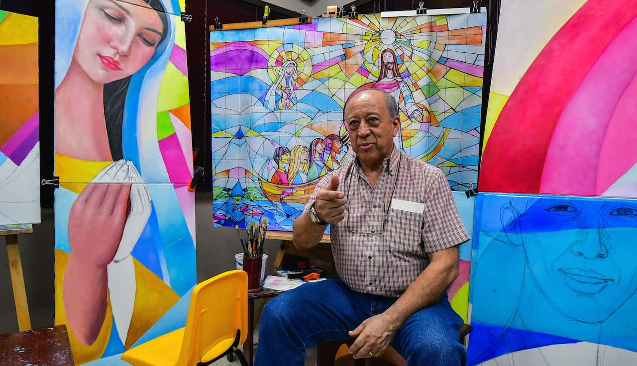 Ecuadorean artist, Ivan Delgado, says the Argentinian pope is a "Cachimbon" which means a very good man. 