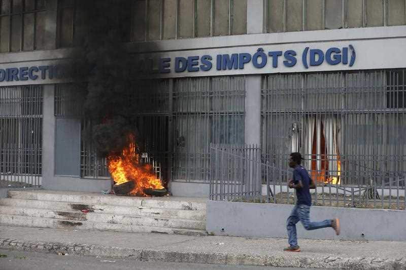 The protesters are demanding further investigation into the fate of funds that resulted from subsidized oil shipments from Venezuela.