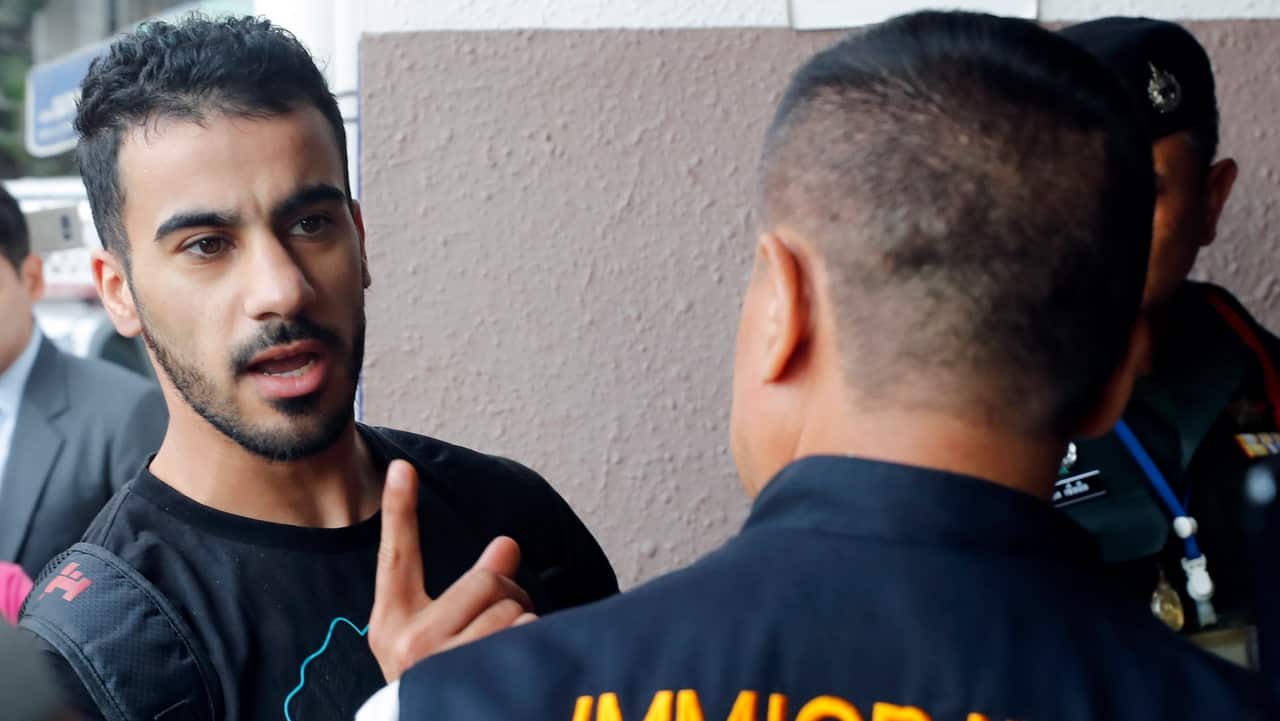 Hakeem Al Araibi Says He Is Losing Hope As Sbs S Craig Foster Visits Him In Thai Prison Sbs News