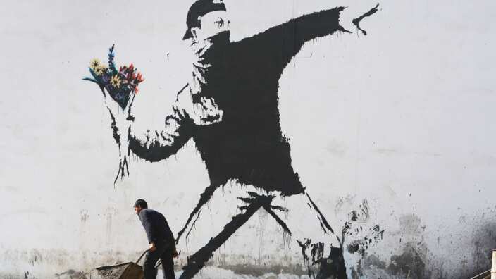 23-banksy.w704.h396.jpg