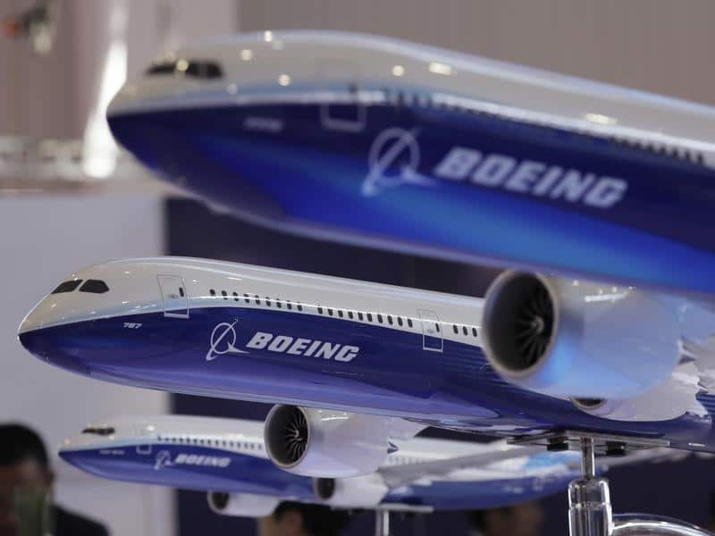 models of Boeing passenger airliners