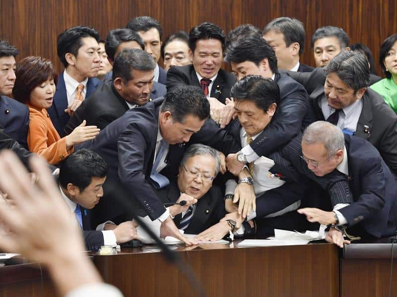 Chaos in the Japanese parliament