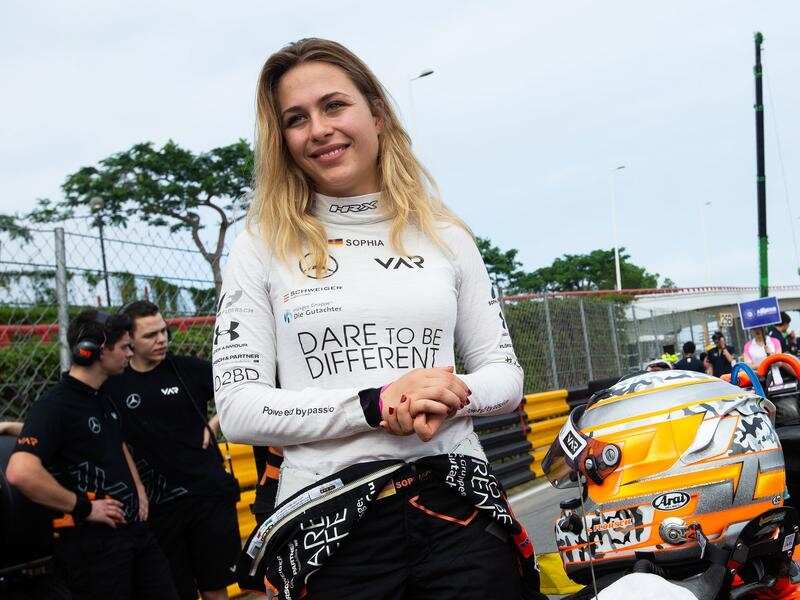 Sophia Floersch before the race