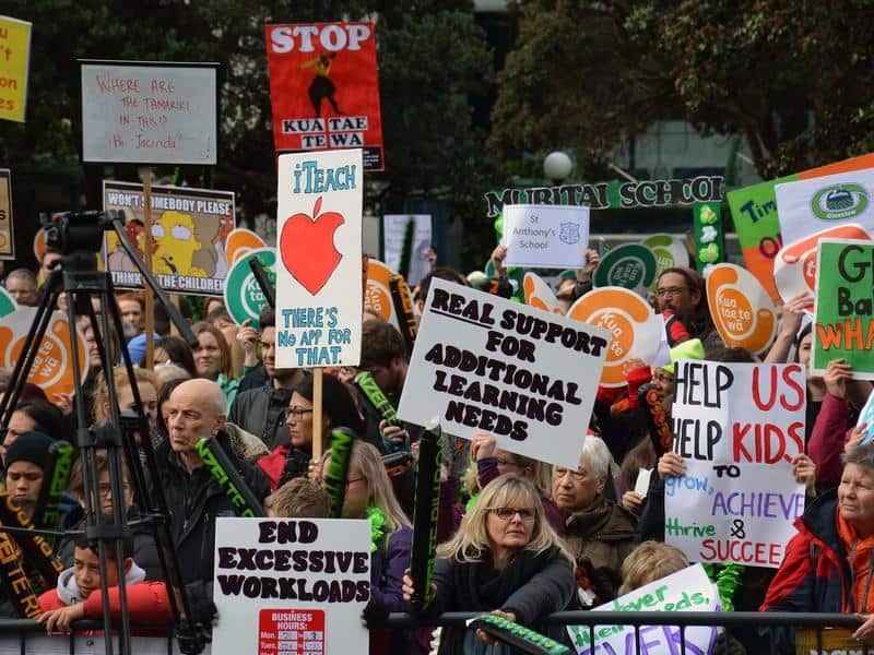 New Zealand teachers striking