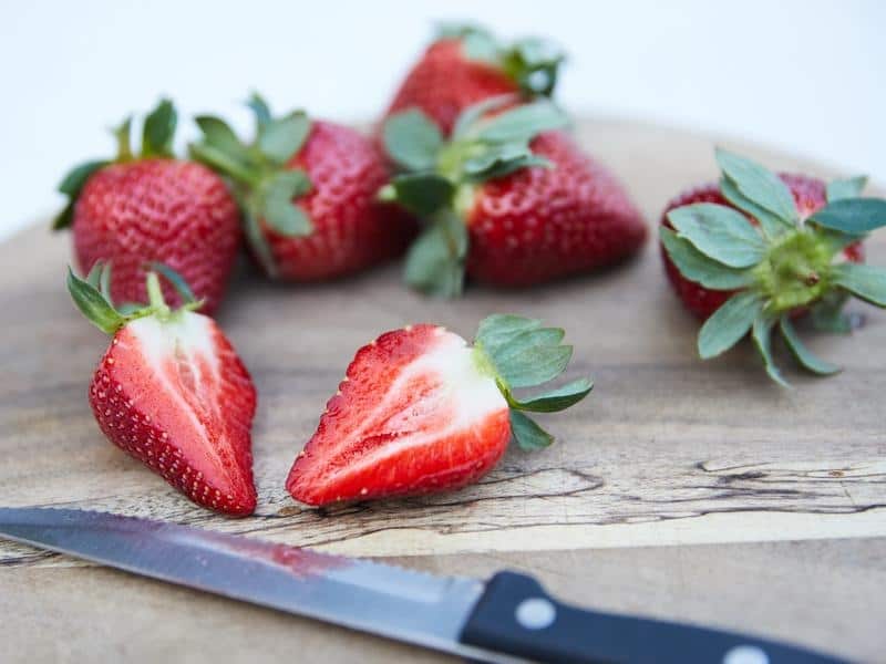 Australian authorities have been alerted to the discovery of a contaminated strawberry punnet in NZ.