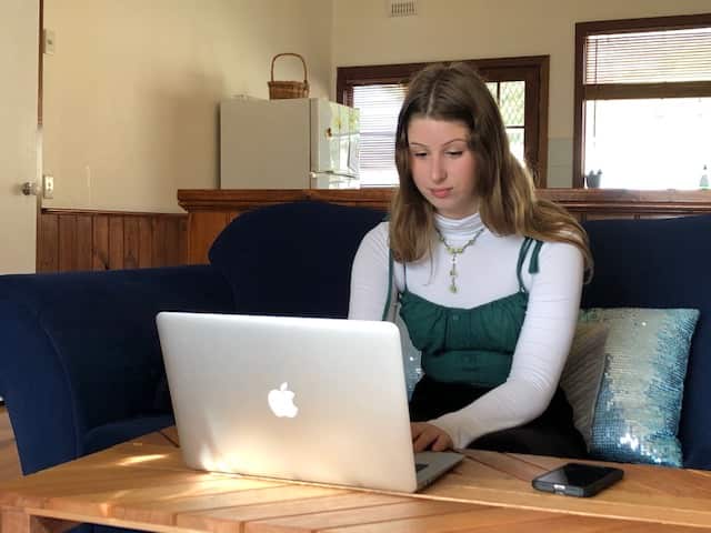 Rhiannon Jones applying for jobs across all industries
