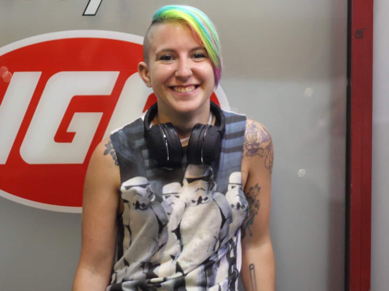 Lila is an American fan who adores midnight sessions.