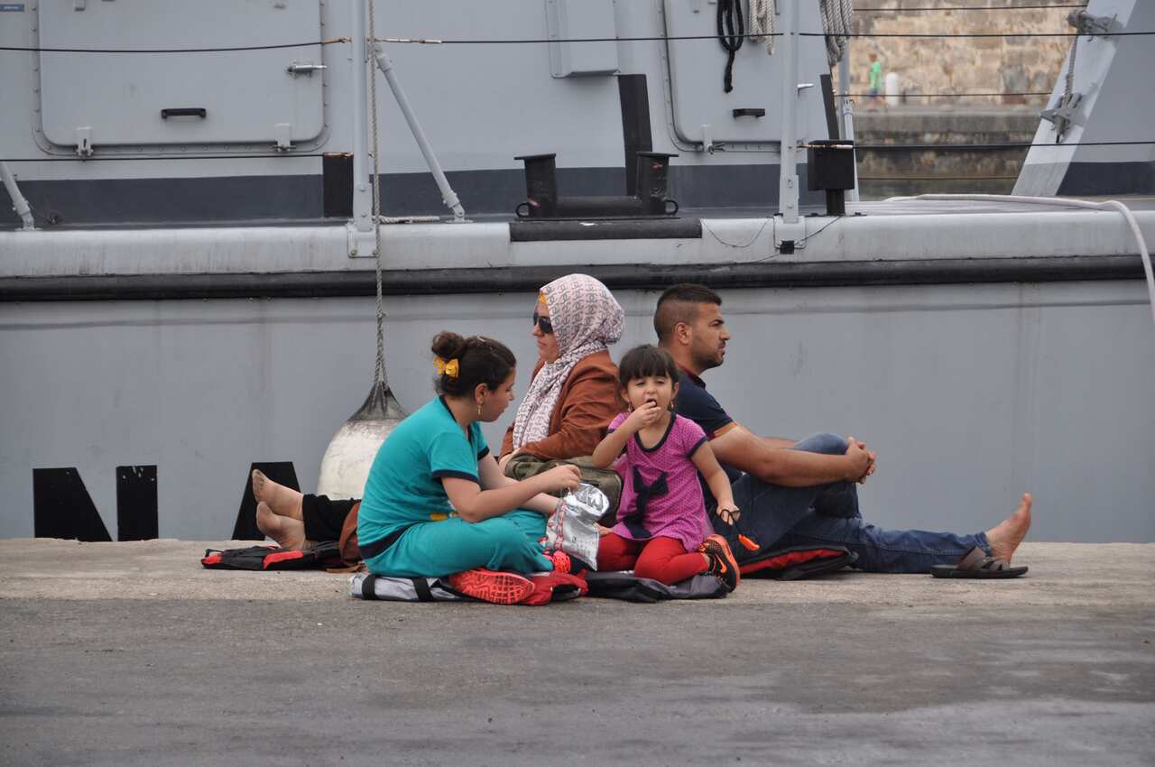 The ferry Eleftherios Venizelos is open to migrants