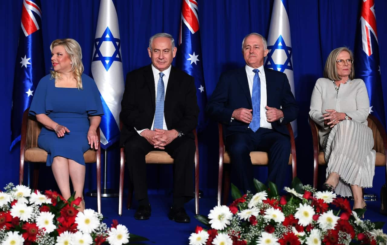Australian Prime Minister Malcolm Turnbull (2nd right) and his wife Lucy (right), Israeli Prime Minister Benjamin Netanyahu (2nd left) and his wife Sara (left)