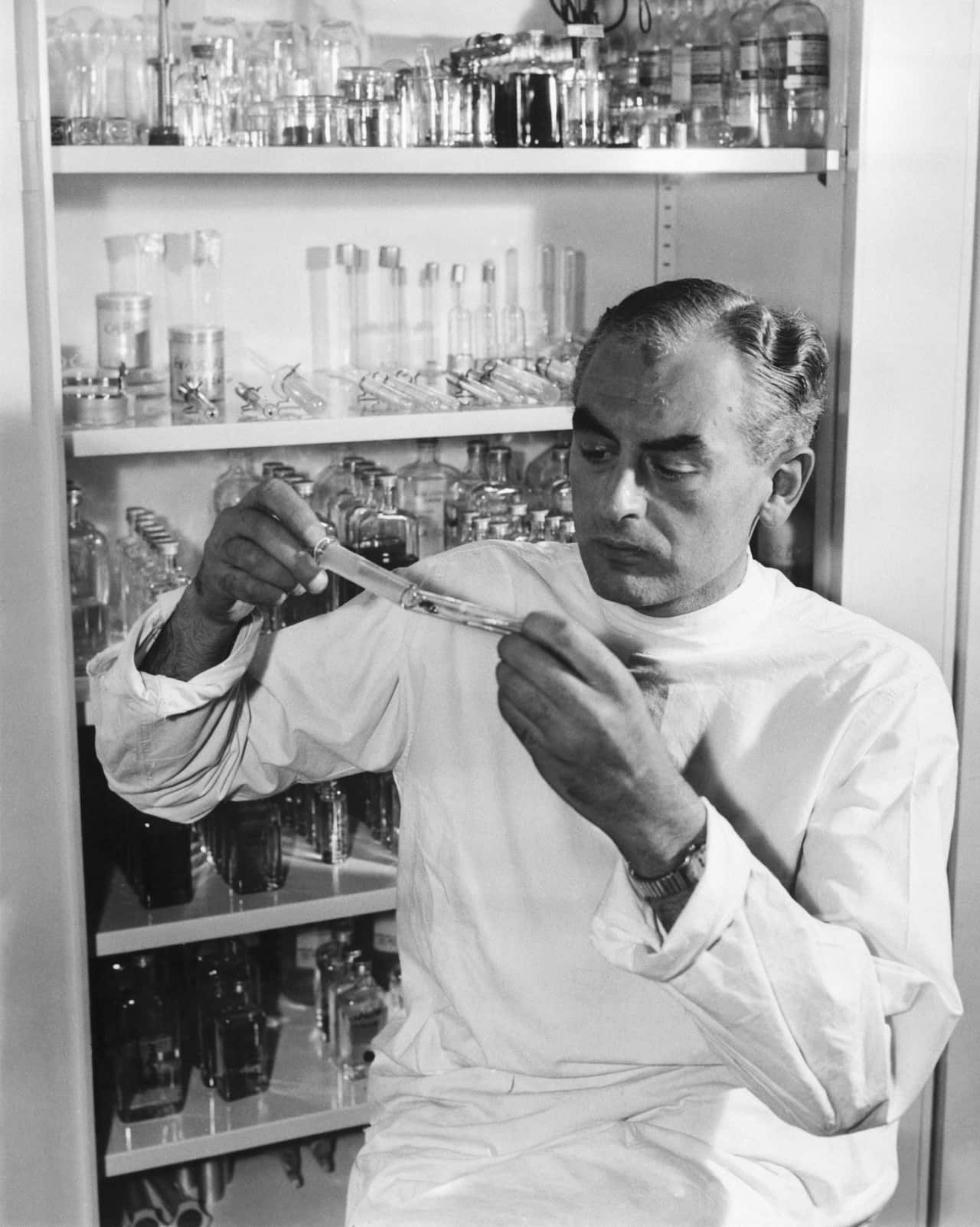 Dr. Peter Medawar